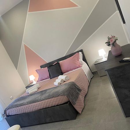Dimora Della Concordia Apartment คาตาเนีย ภายนอก รูปภาพ