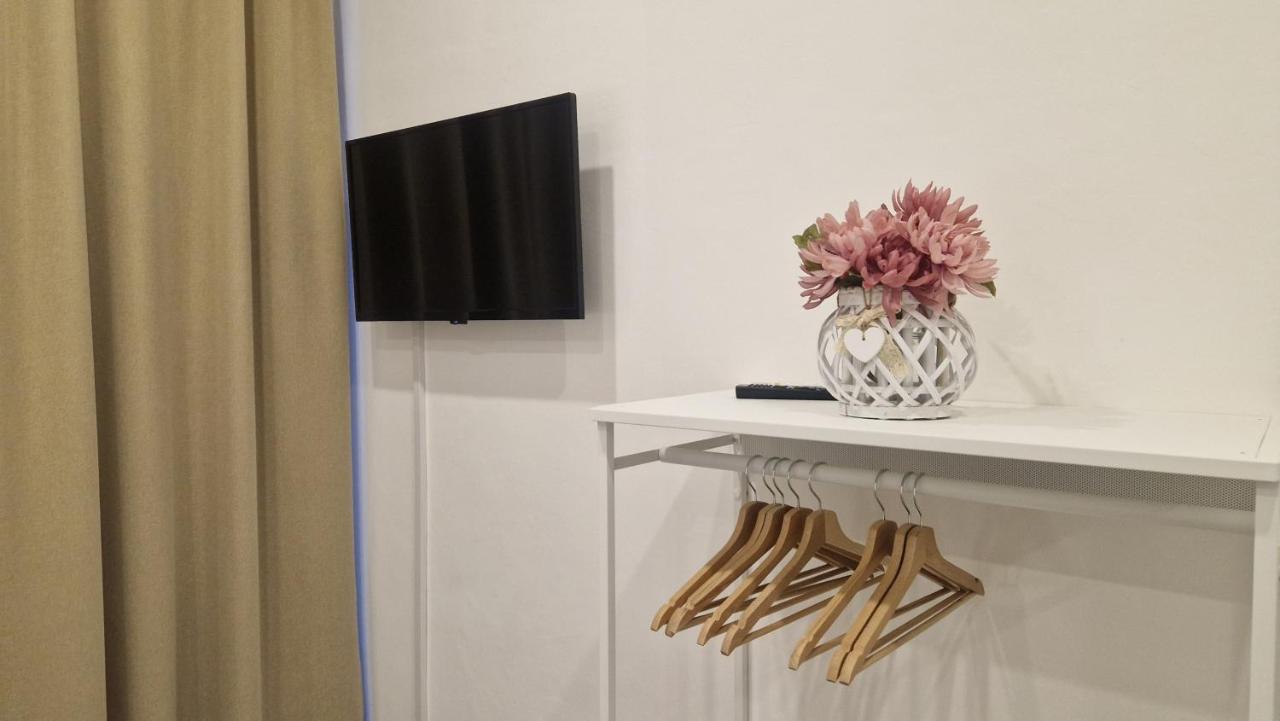 Dimora Della Concordia Apartment คาตาเนีย ภายนอก รูปภาพ